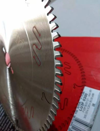 DISCO DE SERRA CIRCULAR 300X3,2MM 96 DENTES TRAPEZOIDAL LU3F0300 FREUD