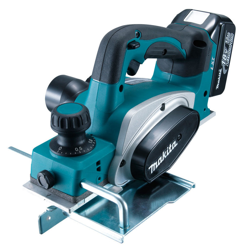 PLAINA À BATERIA 18V DKP180RFE COM 2 BATERIA E MALETA MAKITA