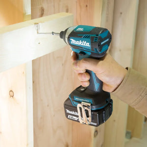 PARAFUSADEIRA DE IMPACTO 18V DTD154Z SEM BATERIA E CARREGADOR MAKITA