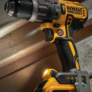 PARAFUSADEIRA/FURADEIRA DE IMPACTO 20V DCD796B SEM BATERIA DEWALT