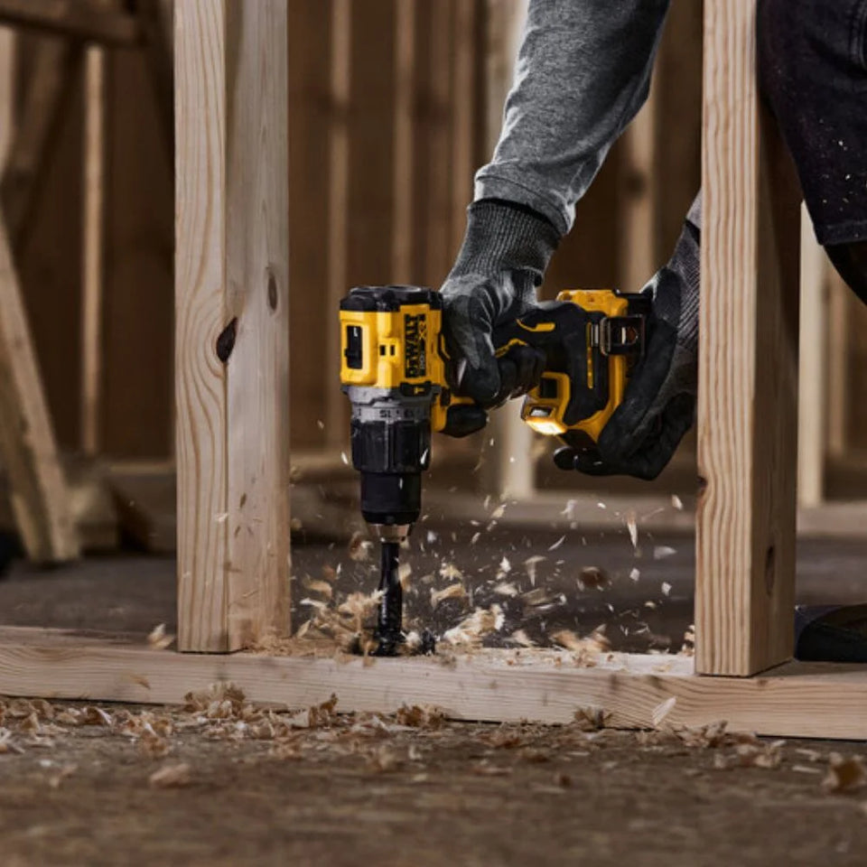 PARAFUSADEIRA/FURADEIRA DE IMPACTO 20V DCD805B SEM BATERIA DEWALT