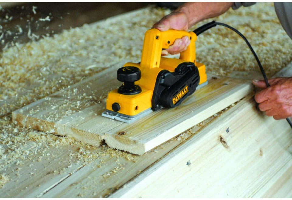 PLAINA ELÉTRICA 1MM D26676-B2 550W 220V DEWALT