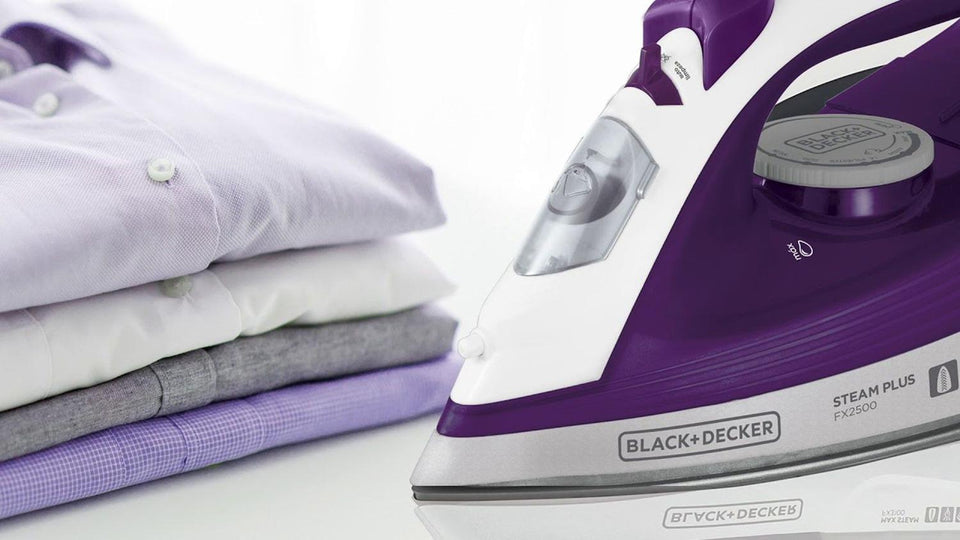 FERRO DE PASSAR A VAPOR COM BASE CERÂMICA 220V FX2500 BLACK & DECKER