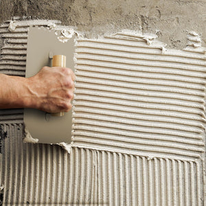 DESEMPENADEIRA METÁLICA COM DENTES 8X27,2CM TRAMONTINA 77376115