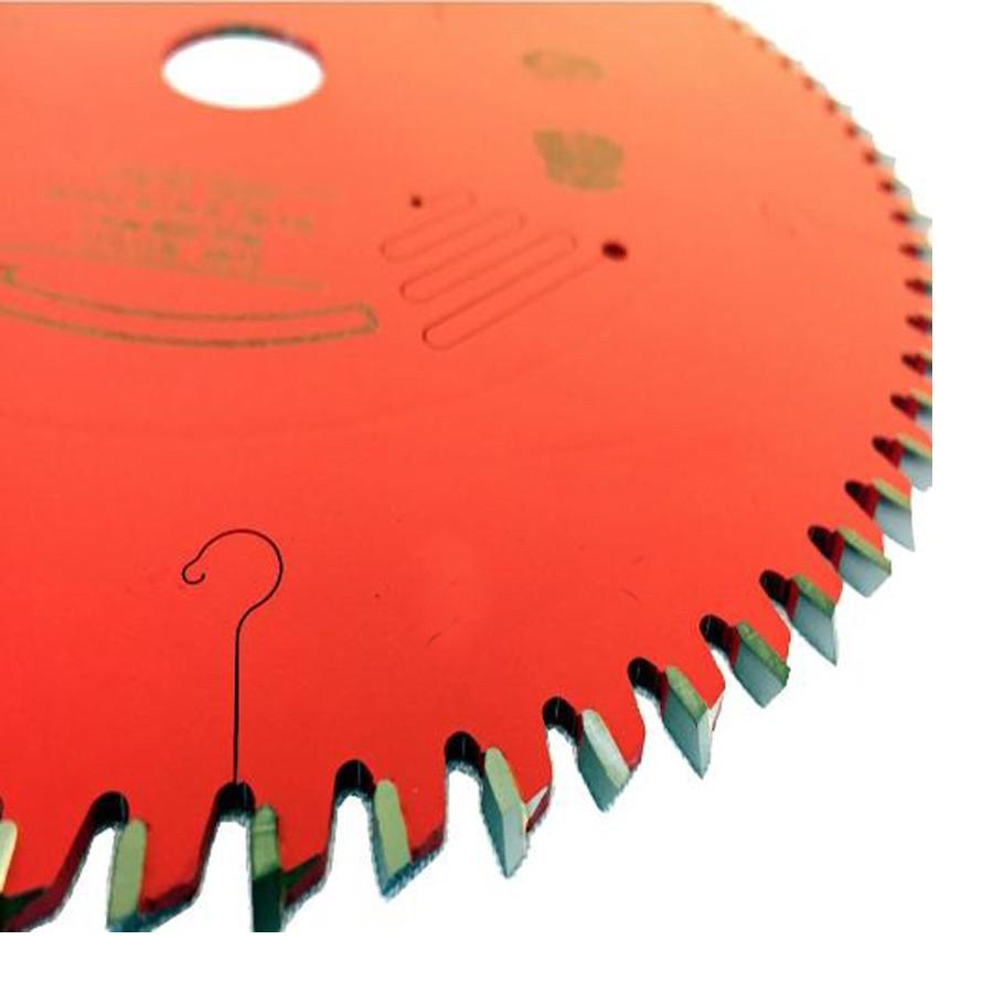 DISCO DE SERRA CIRCULAR 300X2,8MM 96 DENTES NEGATIVO LP67M003 FREUD