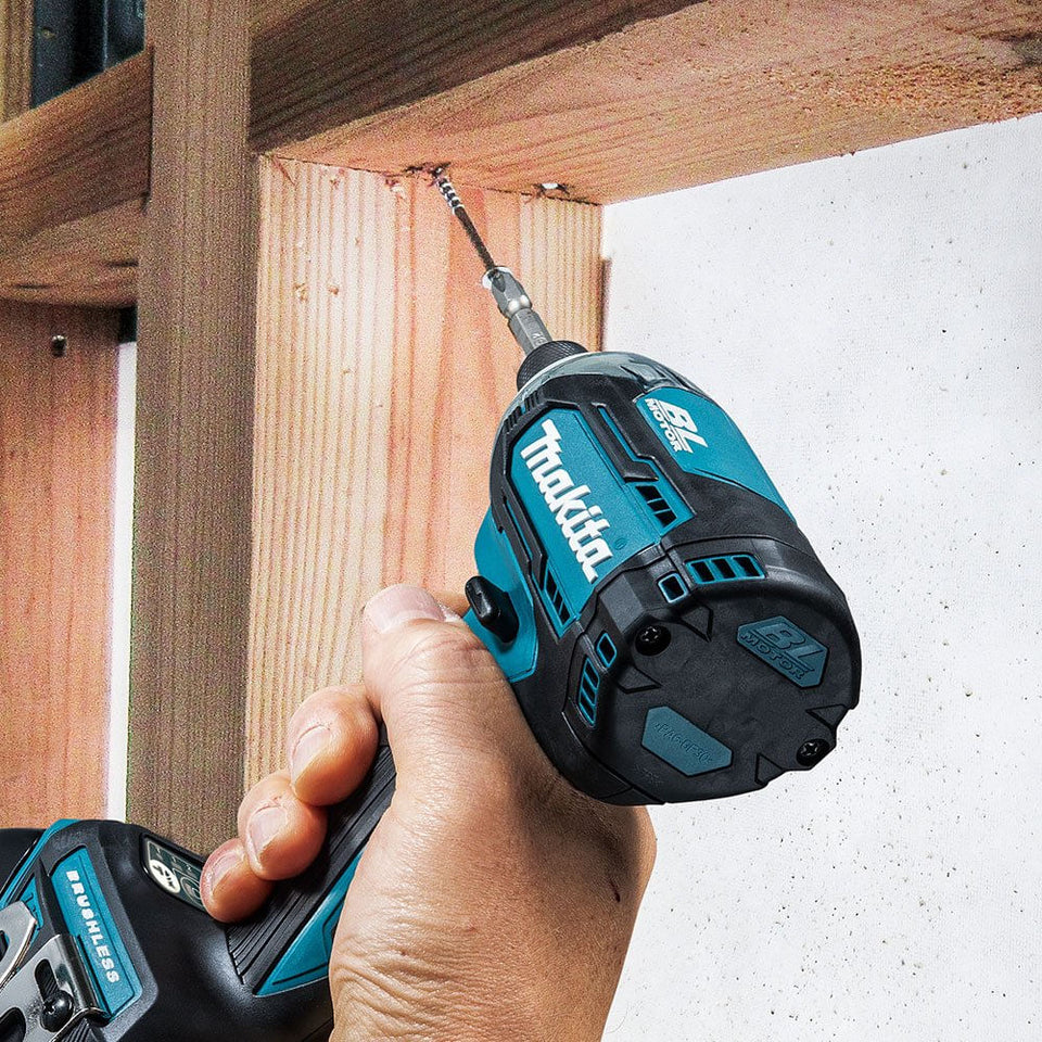 PARAFUSADEIRA DE IMPACTO 18V DTD170RFE COM CARREGADOR 2 BAT. E MALETA MAKITA