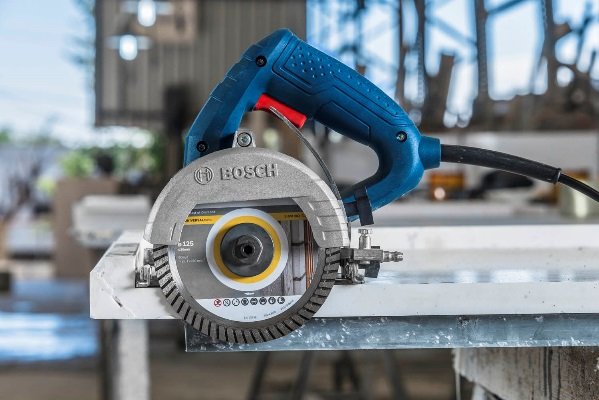 SERRA MÁRMORE A SECO GDC 150 TITAN 1.500W COM 2 DISCOS 06015486A2 220V BOSCH