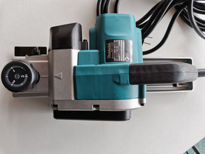 PLAINA ELÉTRICA 82MM M1100G 750W 220V MAKITA