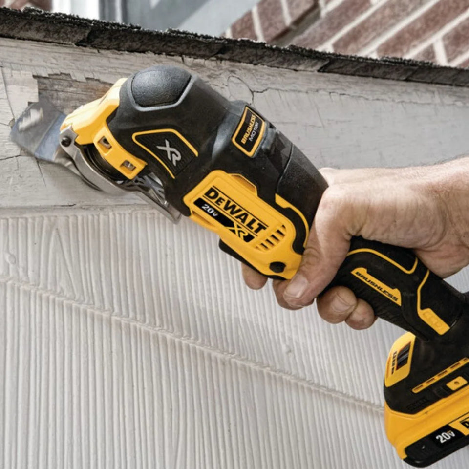 MULTI FERRAMENTAS OSCILANTE 20V MAX BRUSHLESS DCS356B SEM CARREGADOR E SEM BATERIA DEWALT