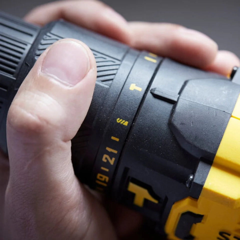 PARAFUSADEIRA/FURADEIRA DE IMPACTO 20V 2 BATERIAS SCD711C2K STANLEY