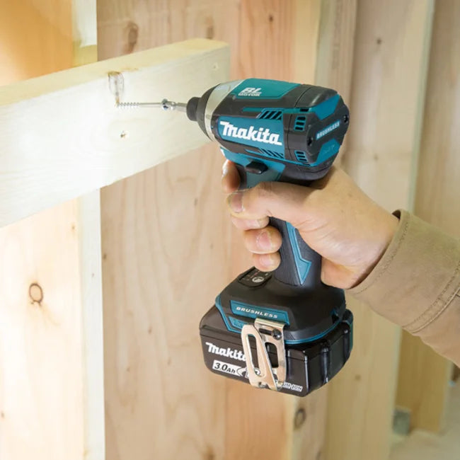 PARAFUSADEIRA DE IMPACTO 18V DTD154Z SEM BATERIA E CARREGADOR MAKITA