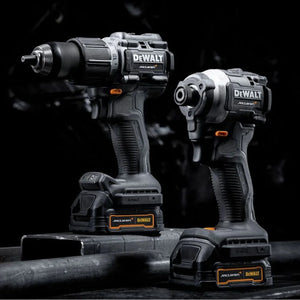 KIT PARAFUSADEIRA/FURADEIRA 20V DCK200ME2GT-BR MACLAREN COM 2 BATERIAS DEWALT