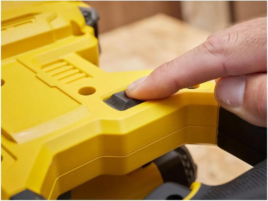 SERRA DE ESQUADRIA 7.1/4" 20V MAX SCM701-B2 STANLEY