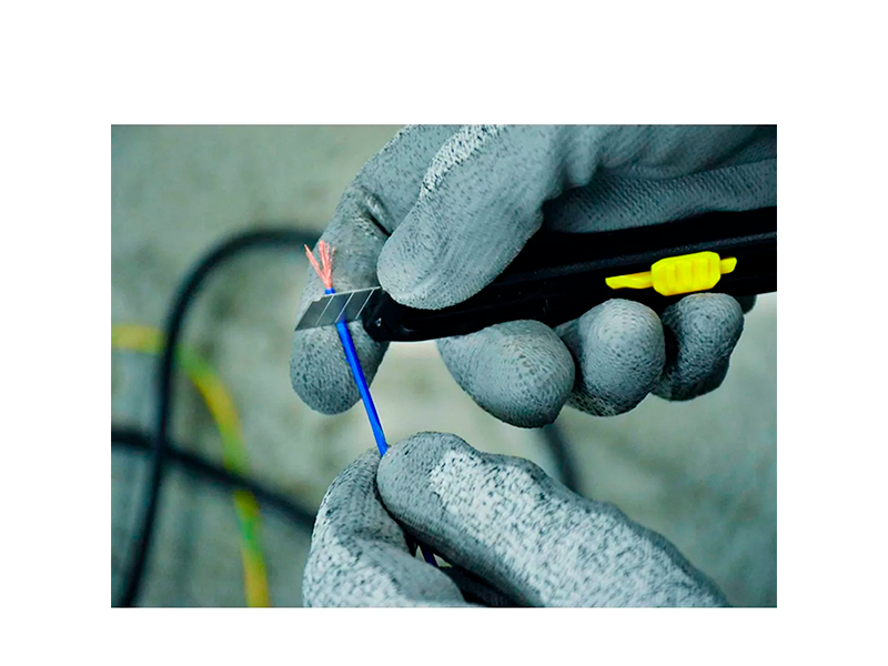 ESTILETE RETRÁTIL 9MM COM TRAVA STHT10322-840 STANLEY