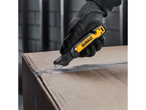 ESTILETE DOBRÁVEL PUSH&FLIP COM ARMAZENTO DWHT10992 DEWALT