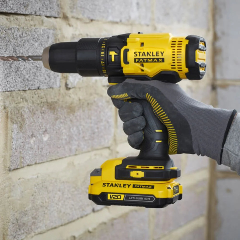 PARAFUSADEIRA/FURADEIRA DE IMPACTO 20V 2 BATERIAS SCD711C2K STANLEY
