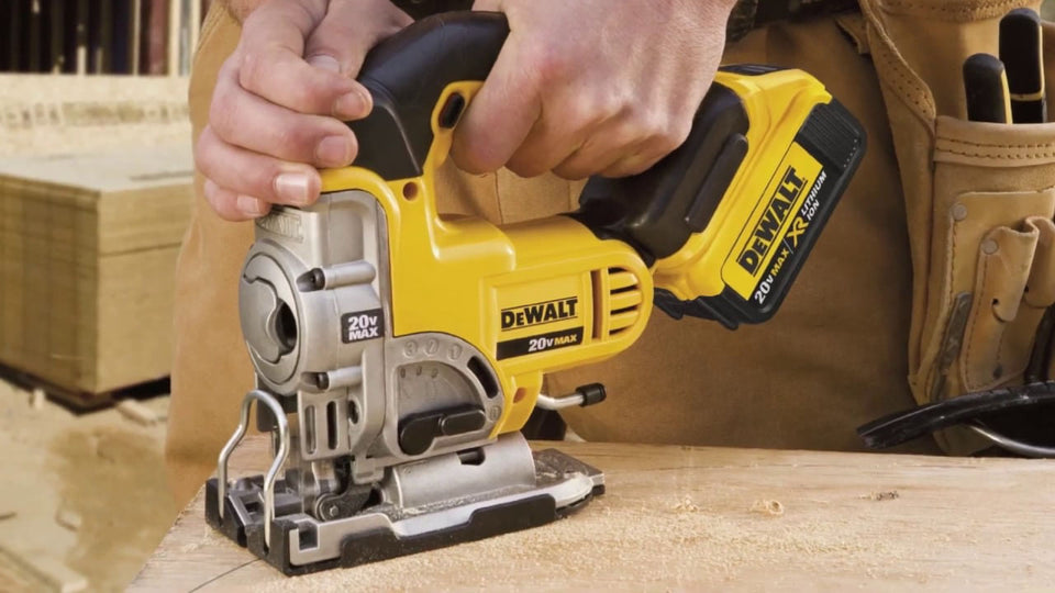 SERRA TICO-TICO 20V MAX IONS LÍTIO DCS331-B3 SEM BATERIA E CARREGADOR DEWALT
