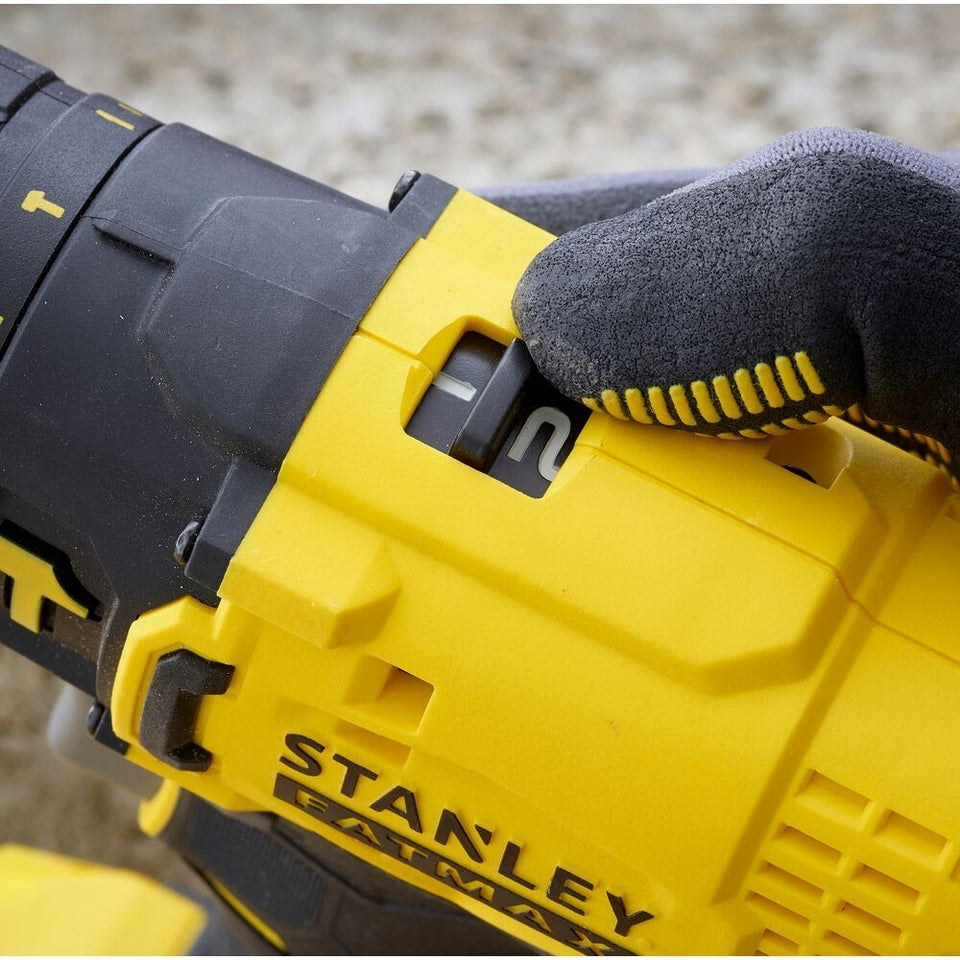 PARAFUSADEIRA / FURADEIRA DE IMPACTO 1/2" 20V SCD711B SEM BATERIA STANLEY